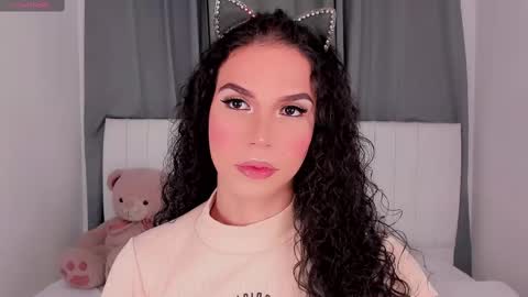 Vnecis Marn online show from October 2025 02:25:02 PM