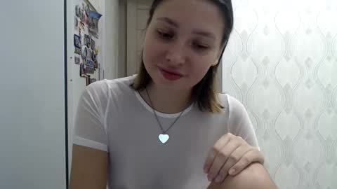 genev__ievee online show from November 2025 05:28:02 PM