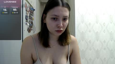 Snapshot of genev__ievee chatting on April 2026 05:10:02 PM genev__ievee online show from April 2026 05:10:02 PM