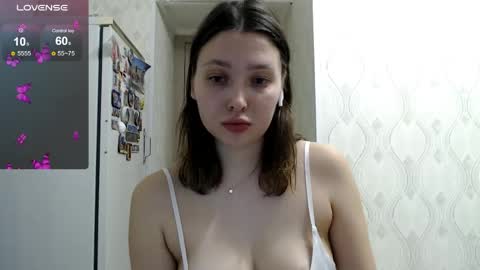 Snapshot of genev__ievee chatting on May 2026 06:26:02 PM genev__ievee online show from May 2026 06:26:02 PM