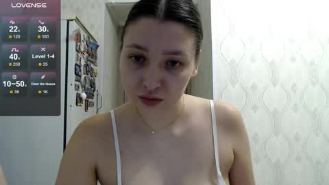 Snapshot of genev__ievee chatting on May 2026 06:16:02 PM genev__ievee online show from May 2026 06:16:02 PM