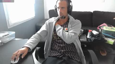 Snapshot of genie_lamps chatting on October 2025 01:20:02 PM Edouard online show from October 2025 01:20:02 PM