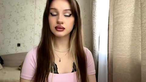 Mia online show from June 2026 05:39:02 AM