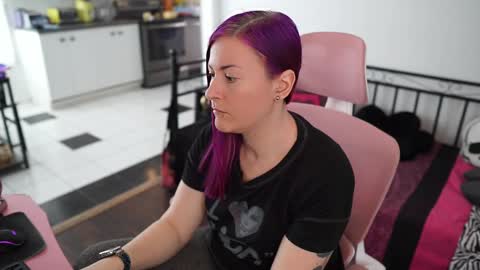 Genny Rock   and  online show from February 2025 06:15:02 PM