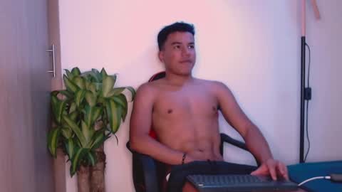 Jorge online show from December 2024 09:42:02 PM