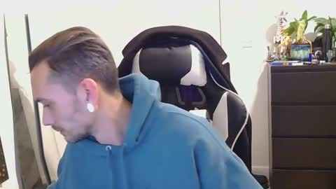 georgek0011 online show from November 2025 01:05:01 AM