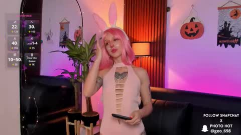 Snapshot of georgina_caruso chatting on October 2025 04:04:02 AM Georgina Caruso online show from October 2025 04:04:02 AM