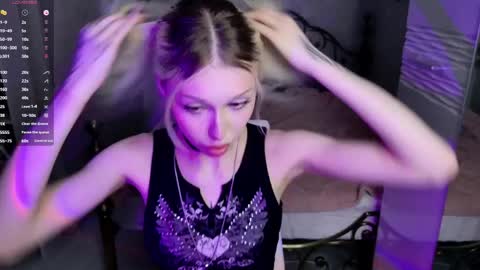 Snapshot of ghost_girlyy chatting on April 2026 04:24:02 PM violeta online show from April 2026 04:24:02 PM