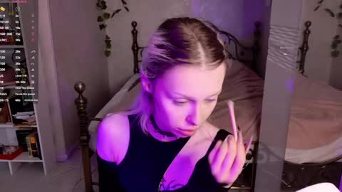 Snapshot of ghost_girlyy chatting on May 2026 04:43:02 AM violeta online show from May 2026 04:43:02 AM