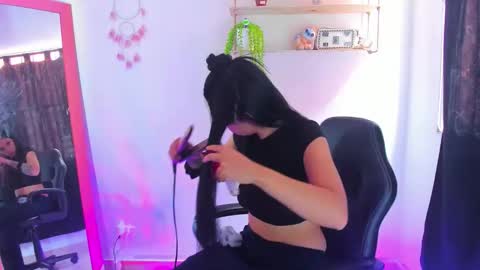 giaaaa   online show from February 2026 06:23:01 PM