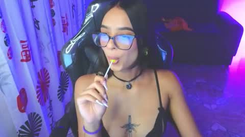 gia_flame_ online show from September 2025 05:44:01 AM