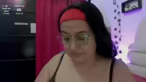 Snapshot of gia_nahomi chatting on September 2025 01:43:01 AM nahomi online show from September 2025 01:43:01 AM