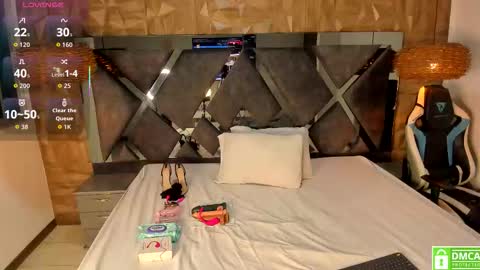 Snapshot of gia_scott chatting on February 2026 04:22:01 AM Darlliny online show from February 2026 04:22:01 AM