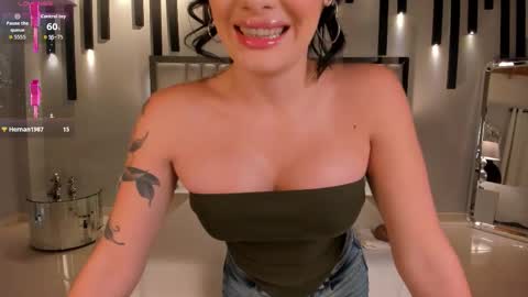 Gia Ferrera online show from December 2025 11:37:01 AM