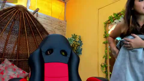 Gia  online show from February 2025 08:24:01 PM