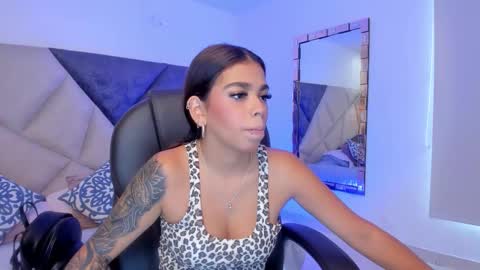 Gia  online show from October 2025 06:42:02 PM