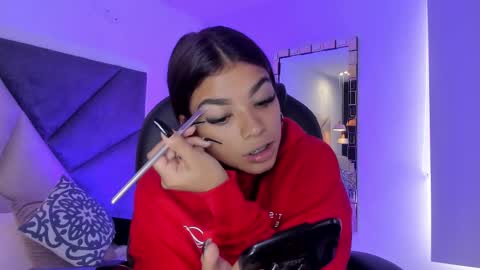 Gia  online show from November 2025 05:23:01 PM