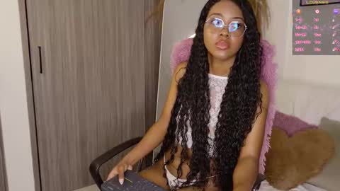 Gia  online show from September 2025 06:08:02 PM