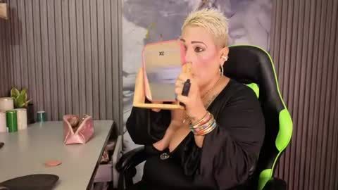 Snapshot of gianellacox chatting on June 2026 12:22:01 PM online show from June 2026 12:22:01 PM