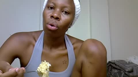 Snapshot of gianna_012 chatting on February 2026 02:26:01 PM ENNY online show from February 2026 02:26:01 PM