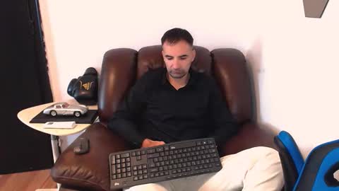 Snapshot of gianni_lion chatting on October 2025 09:19:02 AM Gianni online show from October 2025 09:19:02 AM