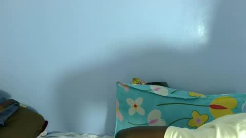 Snapshot of giant_couple chatting on July 2026 10:17:01 AM giant_couple online show from July 2026 10:17:01 AM