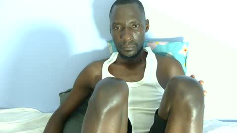 Snapshot of giant_couple chatting on July 2026 08:59:02 PM giant_couple online show from July 2026 08:59:02 PM