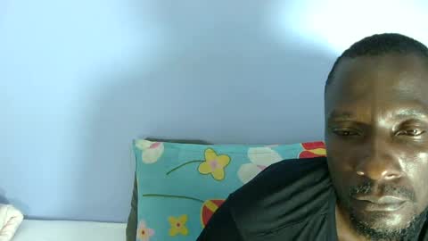 Snapshot of giant_couple chatting on July 2026 12:18:02 AM giant_couple online show from July 2026 12:18:02 AM
