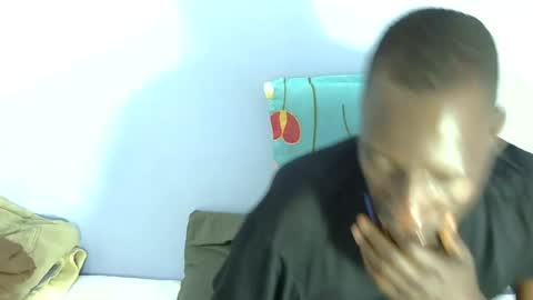Snapshot of giant_couple chatting on July 2026 07:09:02 AM giant_couple online show from July 2026 07:09:02 AM