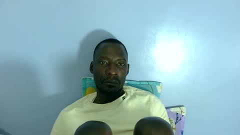 Snapshot of giant_couple chatting on July 2026 01:08:01 AM giant_couple online show from July 2026 01:08:01 AM