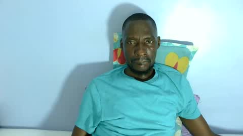 Snapshot of giant_couple chatting on July 2026 06:47:02 PM giant_couple online show from July 2026 06:47:02 PM