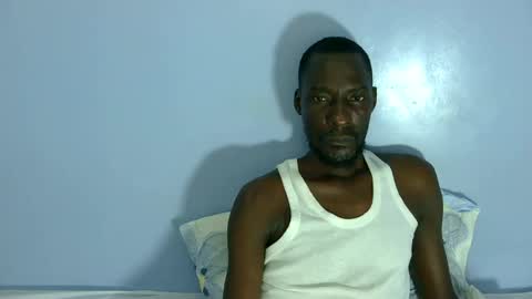 Snapshot of giant_couple chatting on August 2026 07:17:01 PM giant_couple online show from August 2026 07:17:01 PM