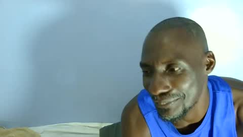 Snapshot of giant_couple chatting on August 2026 02:31:01 PM giant_couple online show from August 2026 02:31:01 PM