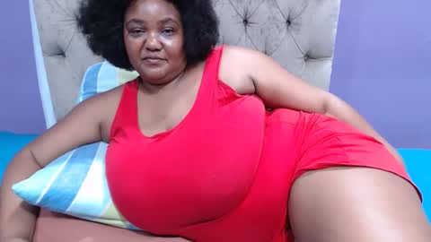 Snapshot of gianttitts chatting on September 2025 07:59:02 PM gianttitts online show from September 2025 07:59:02 PM