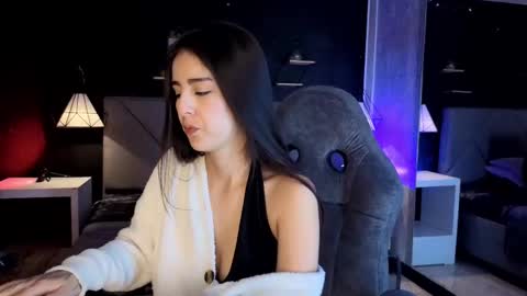 Gia online show from October 2025 01:23:02 PM