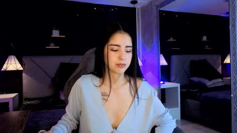 Gia online show from December 2025 02:34:01 PM