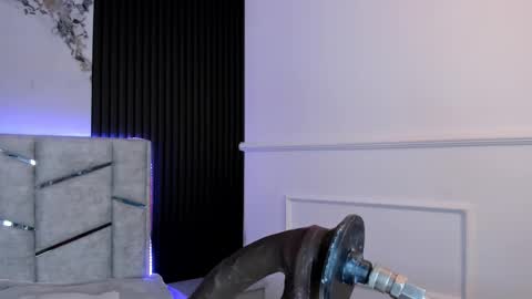 Gigi Doll online show from October 2025 11:07:01 AM