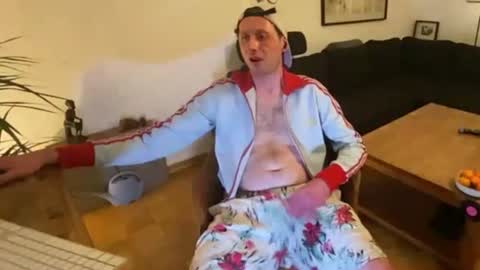 Sebastian online show from November 2025 12:09:01 AM