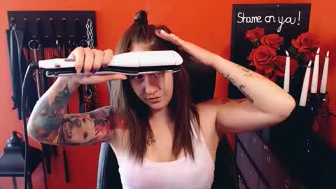 Snapshot of gina_hotlick chatting on May 2026 08:00:01 AM gina_hotlick online show from May 2026 08:00:01 AM