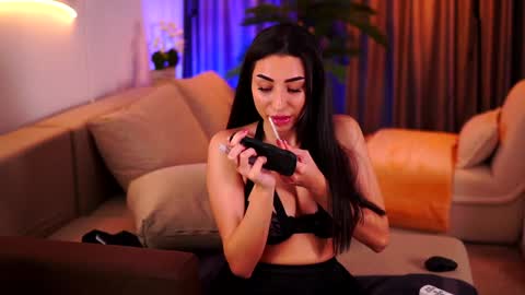 Gina online show from January 2025 03:00:02 AM