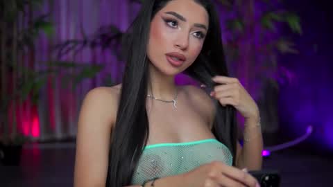 Gina online show from October 2025 06:51:01 PM