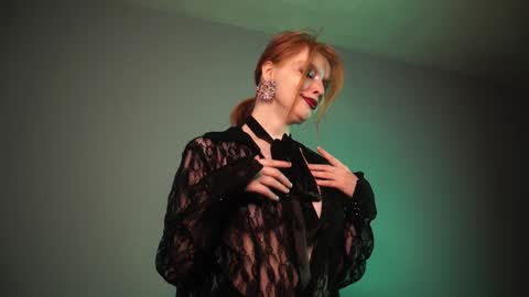 Snapshot of ginger_hugs chatting on January 2025 10:13:01 PM im expecting 350 thumbs up on my altar online show from January 2025 10:13:01 PM