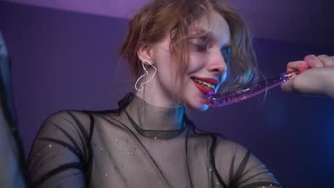 Snapshot of ginger_hugs chatting on February 2025 01:09:01 AM im expecting 350 thumbs up on my altar online show from February 2025 01:09:01 AM
