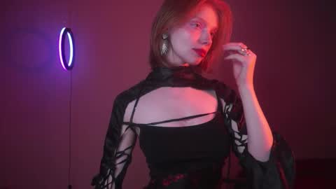 Snapshot of ginger_hugs chatting on September 2025 10:21:02 PM im expecting 350 thumbs up on my altar online show from September 2025 10:21:02 PM