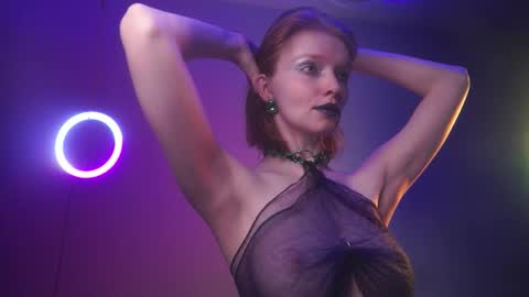 Snapshot of ginger_hugs chatting on September 2025 10:13:01 PM im expecting 350 thumbs up on my altar online show from September 2025 10:13:01 PM