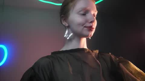 Snapshot of ginger_hugs chatting on October 2025 10:21:01 PM im expecting 350 thumbs up on my altar online show from October 2025 10:21:01 PM