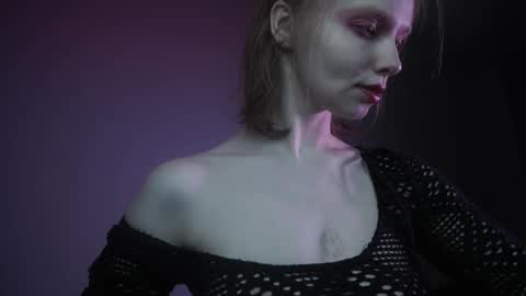 Snapshot of ginger_hugs chatting on October 2025 10:10:01 PM im expecting 350 thumbs up on my altar online show from October 2025 10:10:01 PM