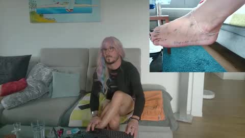 Snapshot of gingerpink1911 chatting on October 2025 10:54:02 AM GingerPink online show from October 2025 10:54:02 AM