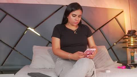 Snapshot of giorgia_13 chatting on October 2025 03:06:02 AM giorgia online show from October 2025 03:06:02 AM