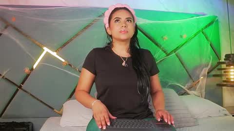 Snapshot of giorgia_13 chatting on October 2025 03:08:01 AM giorgia online show from October 2025 03:08:01 AM